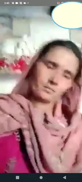 Paki bhabhi showing