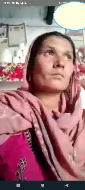 Paki bhabhi showing