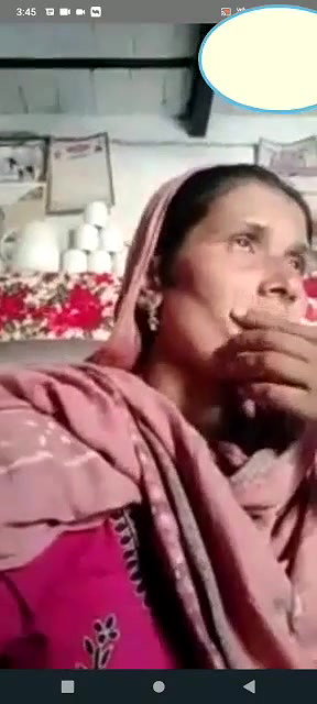Paki bhabhi showing