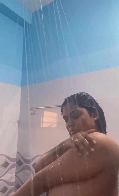 Big Boobs Hoty Bathing Video