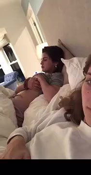 Singer Selena Gomez boobs show leaked