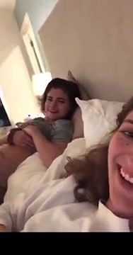 Singer Selena Gomez boobs show leaked