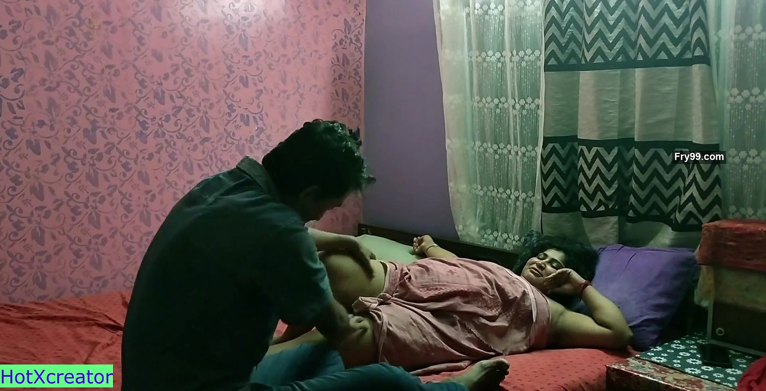 Accidently Cum Inside Bhabhi wet Pussy!! Bhabhi is not Satisfied!!.