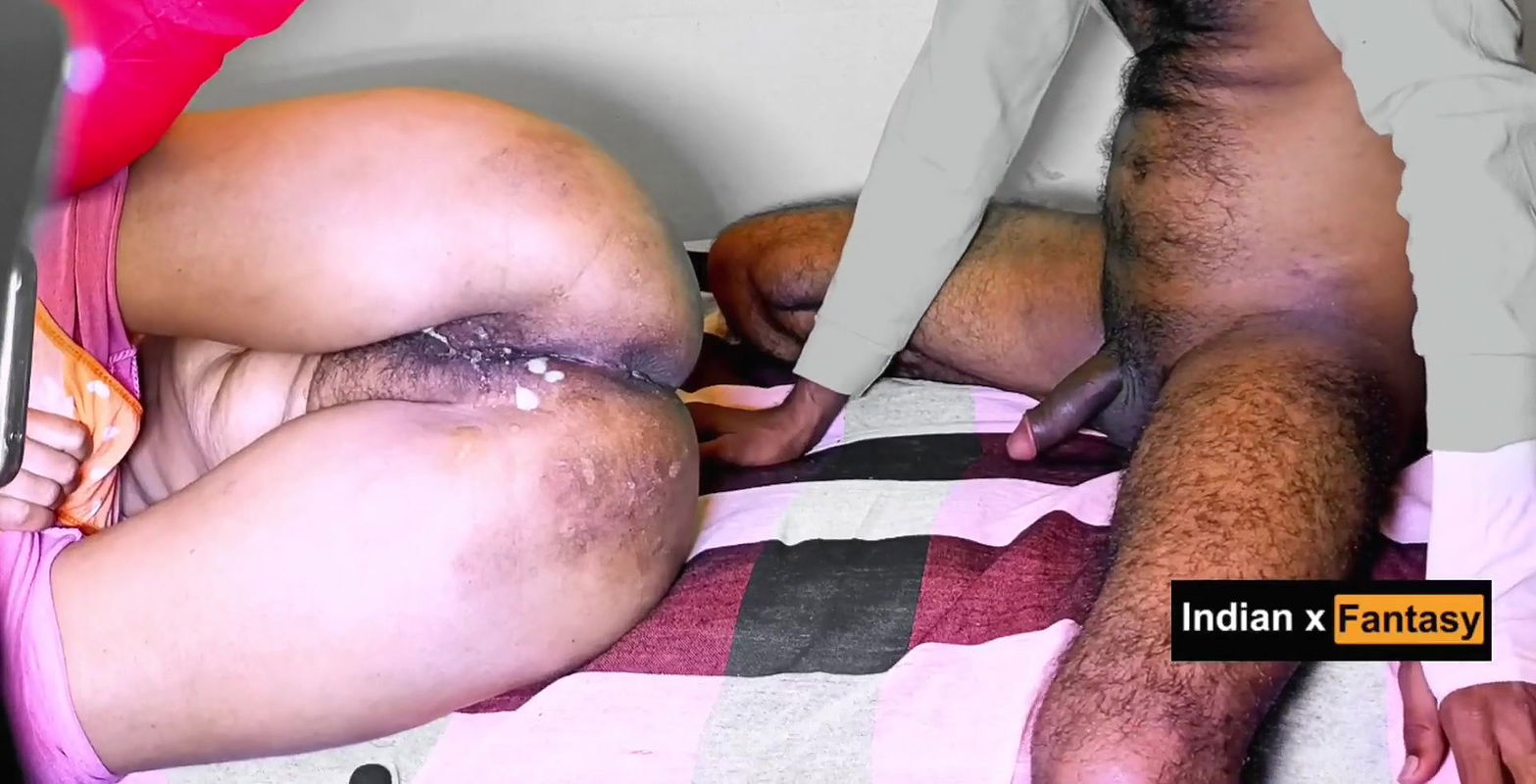 Bhabhi apne dever ka lund se apne gand or chut chudai kari.