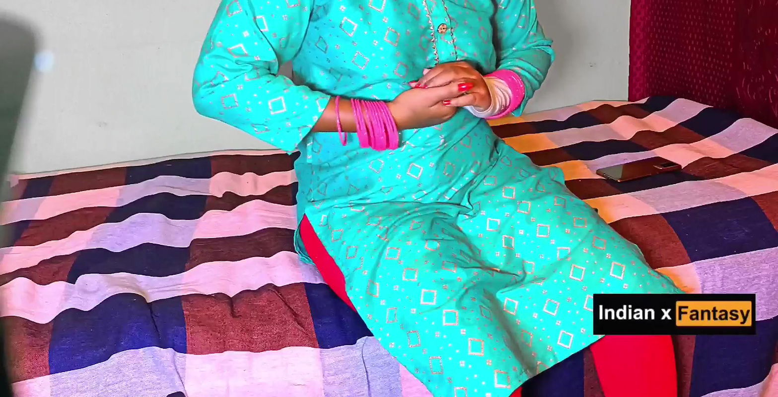 Bhabhi apne dever ka lund se apne gand or chut chudai kari.