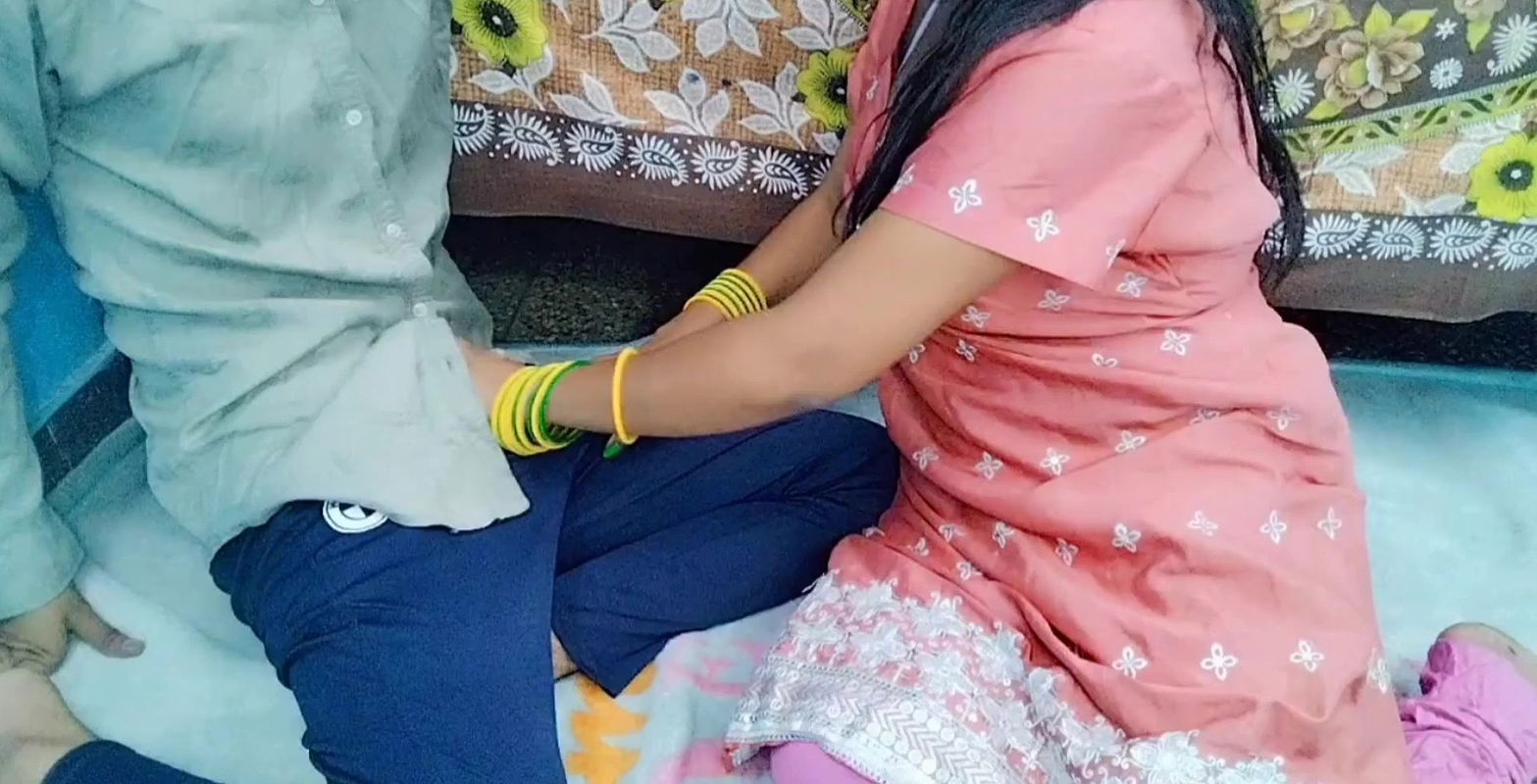 Bhabi ka purana boyfriend Mila to bhabi se rha nhi gya fhir bhabi ne jamkar chudai karwai.