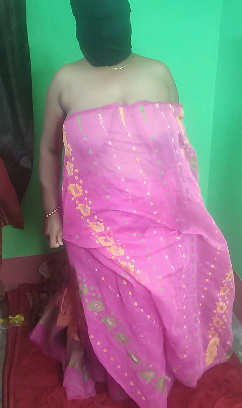 Desi bhabi Sruti boobs fuck with dildo in shree.