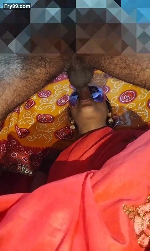 Desi Didi ka muh ko pela our Sara mask pila Diya Didi cumshot mouth.