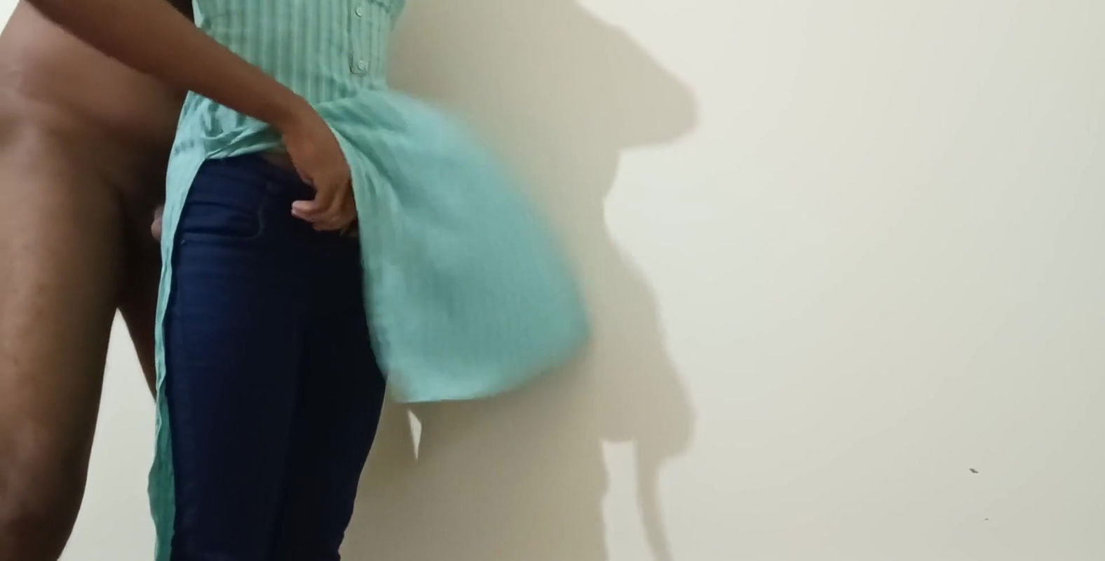 Desi maal ko ghar pe bulakar choda clear Hindi audio.