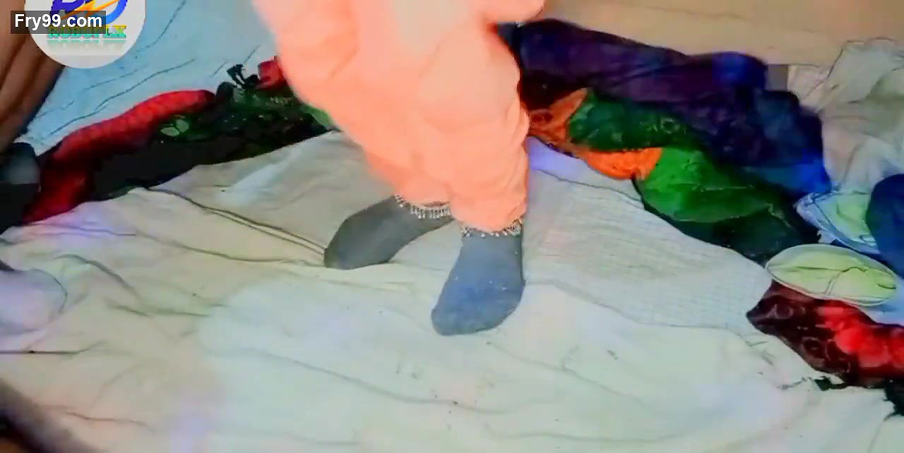 Desi sister chudai salvar khol kar karvai chut phaila kardi part 2.