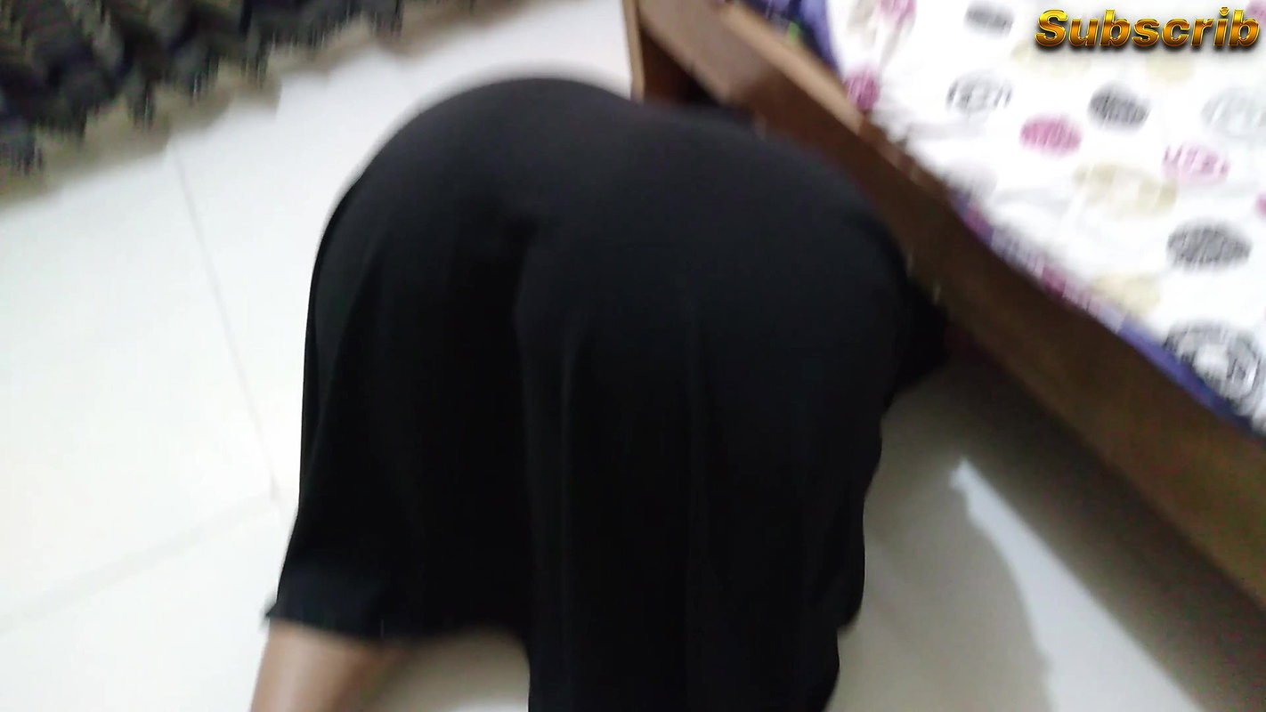 Desi Stepmom Gets Stuck While Sweeping Under The Bed When Stepson Fucks Her & Cum Out Her Big Ass – Family Sex (Part2).