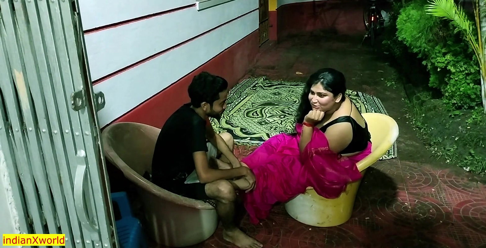 Desi XXX Super-Hot Beautiful Bhabhi Outdoor Sex!!! With Clear Audio.