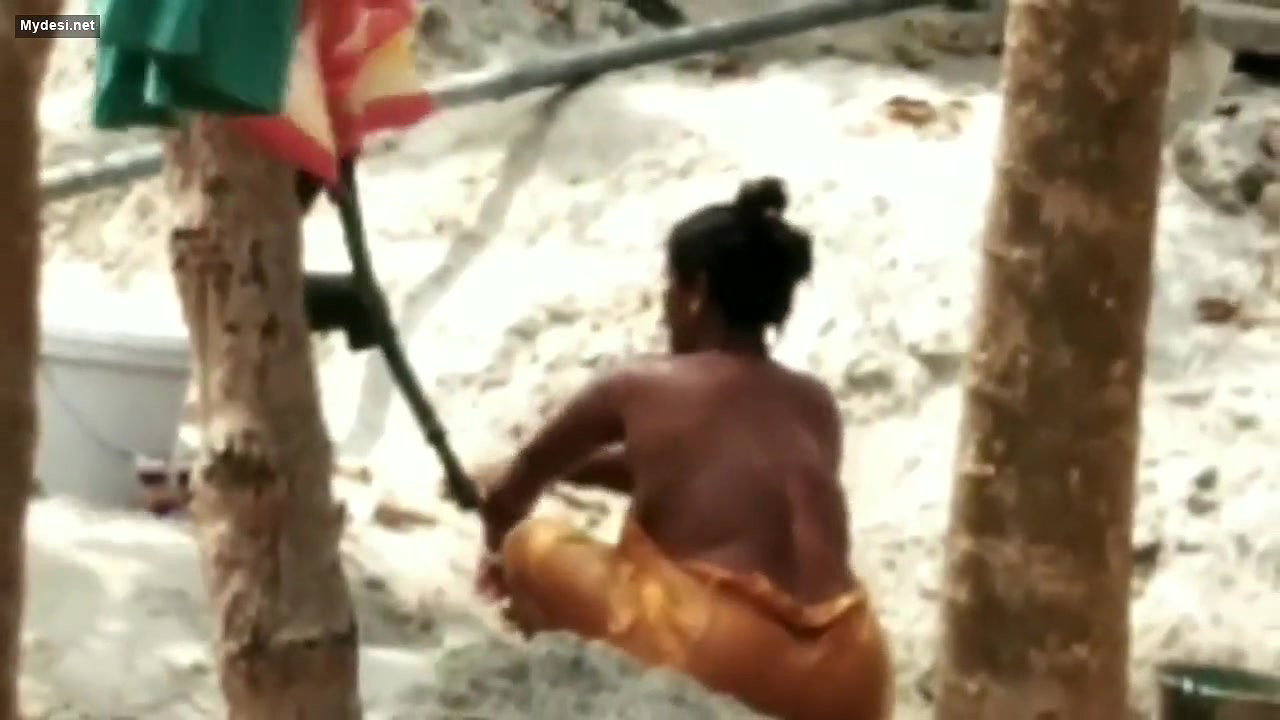 Desi village aunty outdoor bath