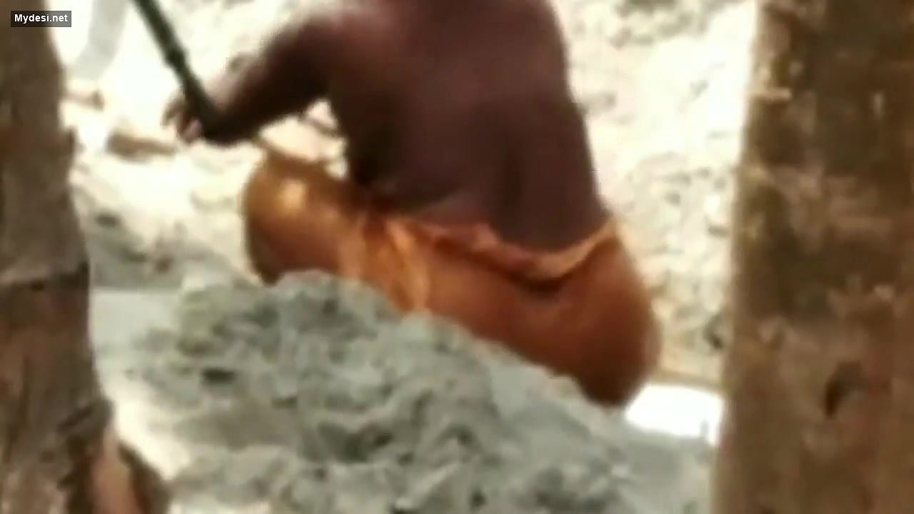 Desi village aunty outdoor bath