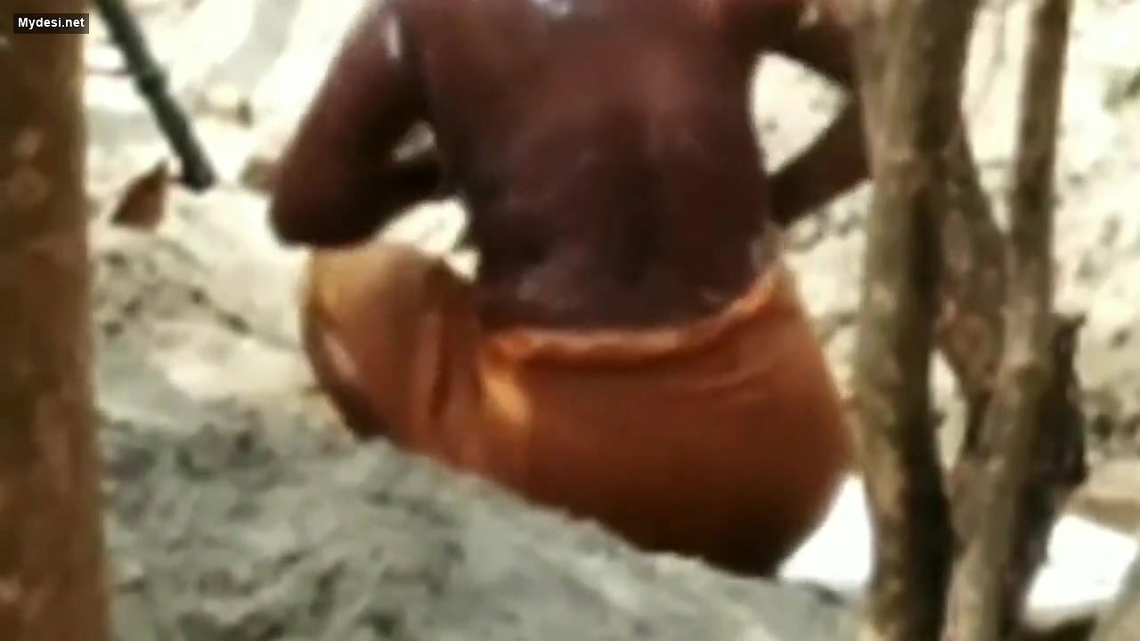 Desi village aunty outdoor bath