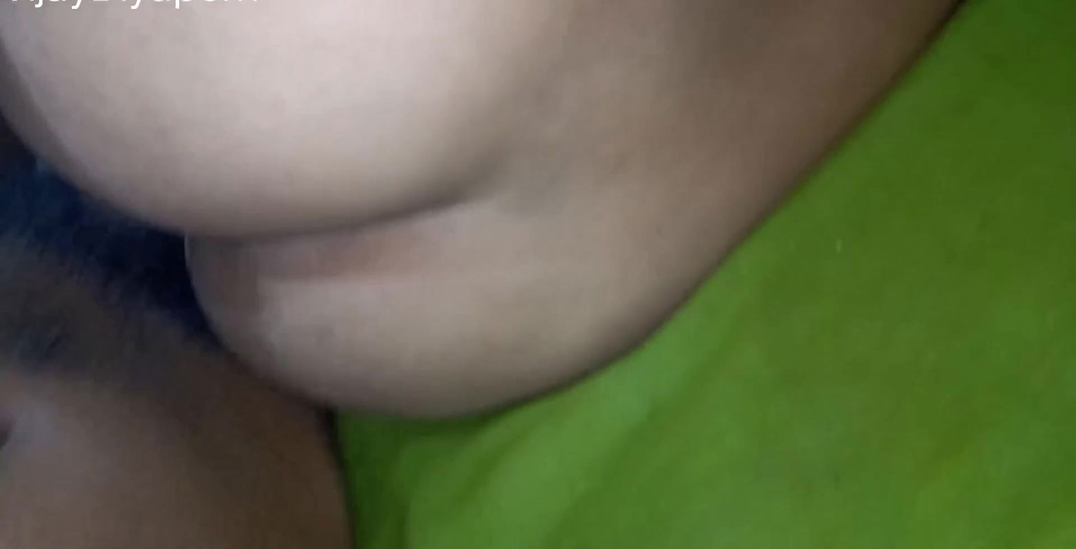 Hot Indian bhabhi fucked hardcore and say or Ander dalo.