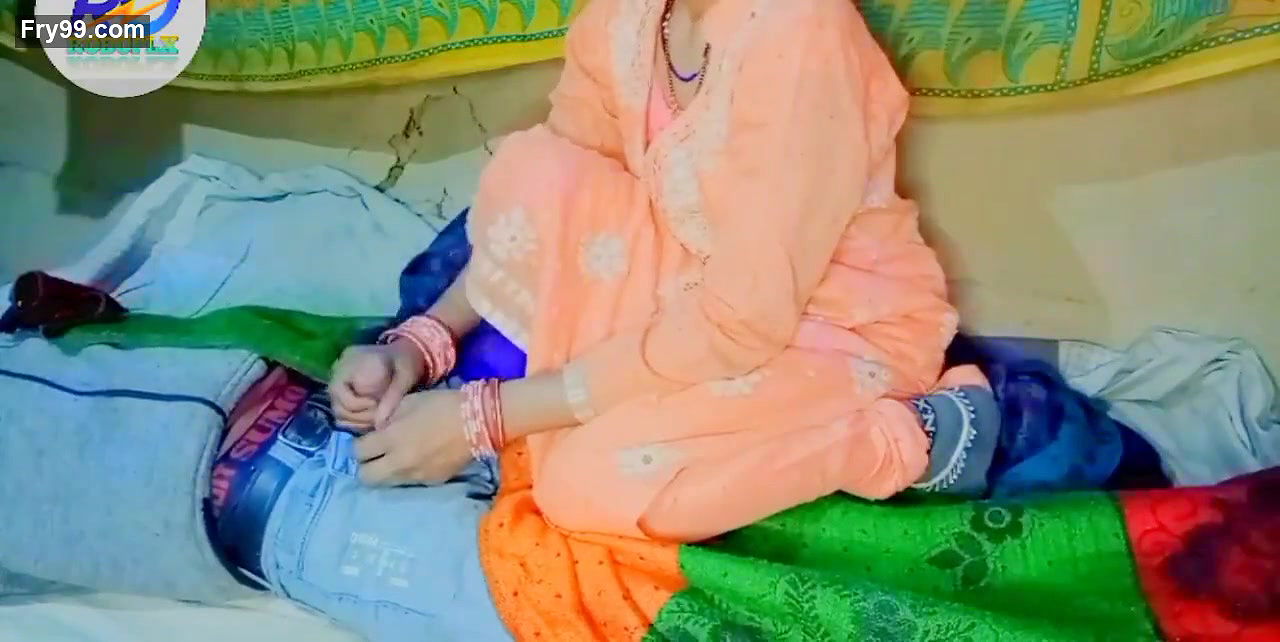 Indian Desi Village salvar suit me sisters ki chudai brother ko sister ne garam kiya Hindi audio clear voice.