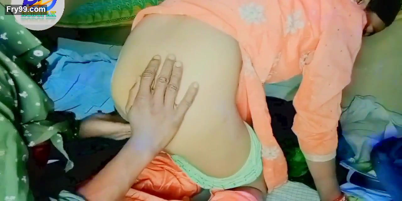 Indian Desi Village salvar suit me sisters ki chudai brother ko sister ne garam kiya Hindi audio clear voice.