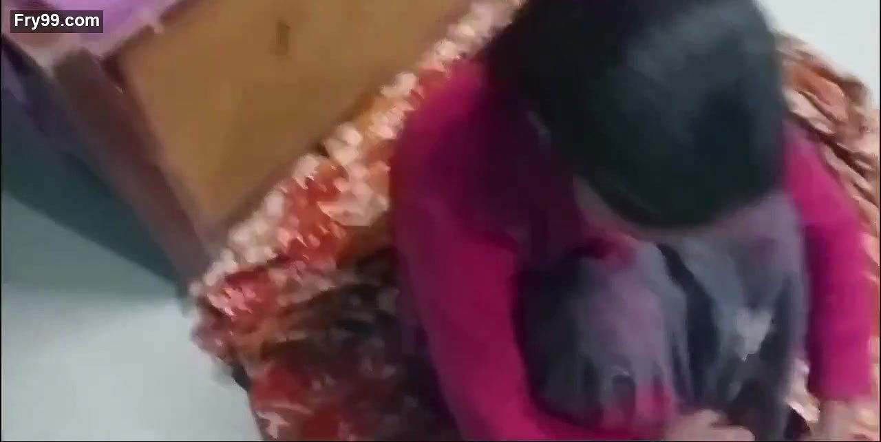 Indian hot girl was fucked by servant, Indian desi bhabhi sex video.