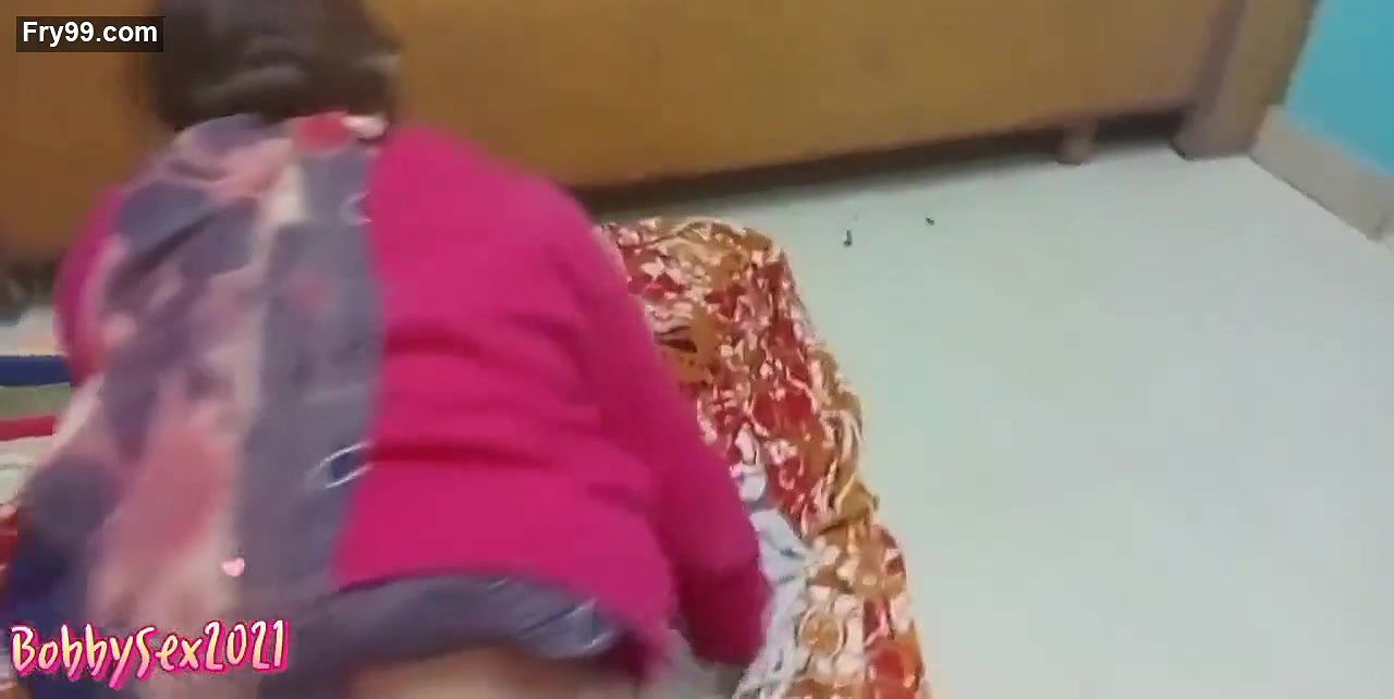 Indian hot girl was fucked by servant, Indian desi bhabhi sex video.