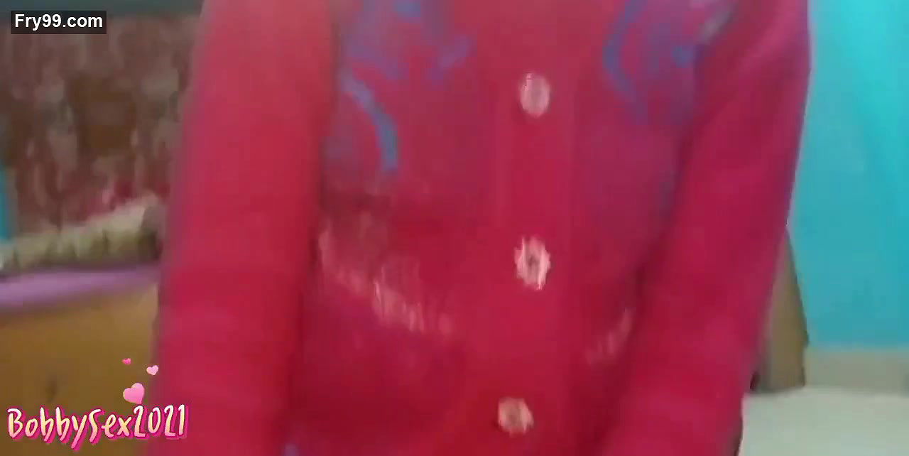 Indian hot girl was fucked by servant, Indian desi bhabhi sex video.