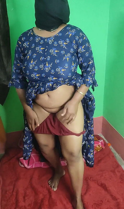 Indian mom Sruti Strips in blue grown and fingering pussy.