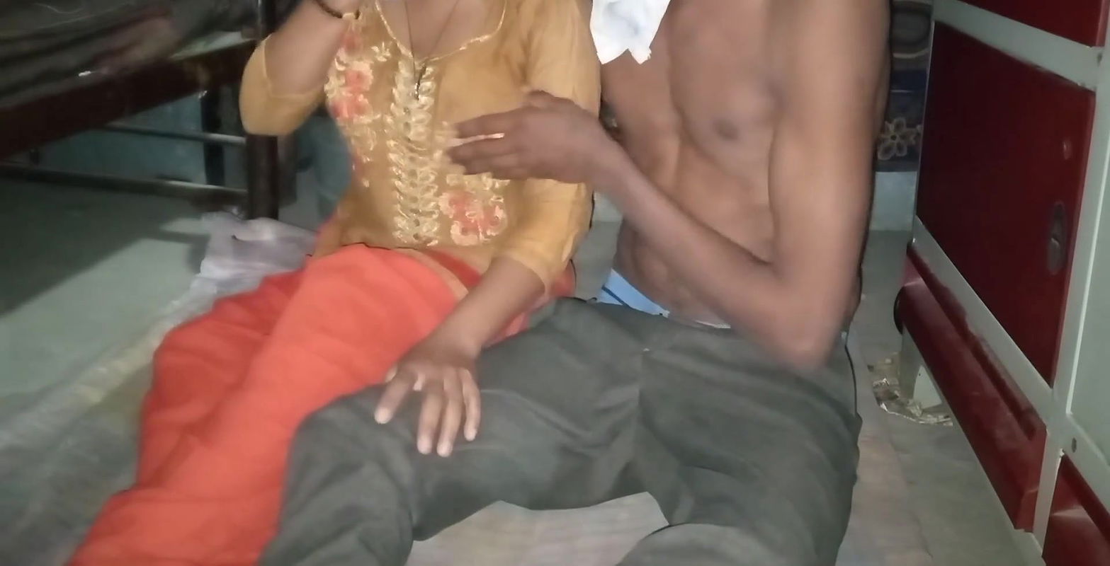 Padosan ki full chadai my house night time.