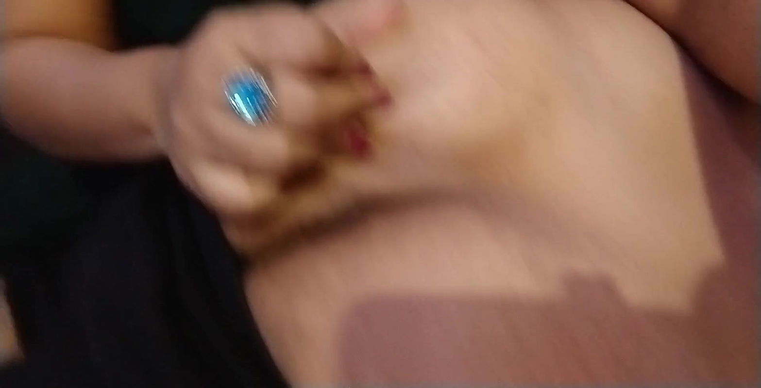 Sexy Desi HotGirl21 Jaane_BaharJi is convincing hotdesixx boy for sex.