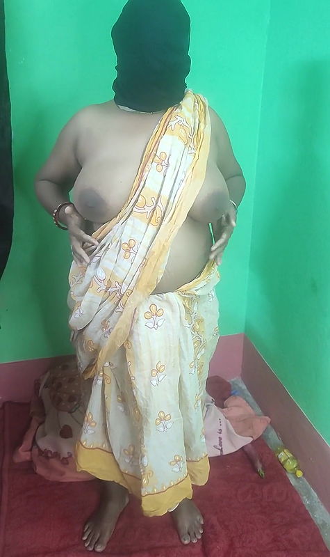 Sruti bhabi pissing herself in a pot and showing big boobs.