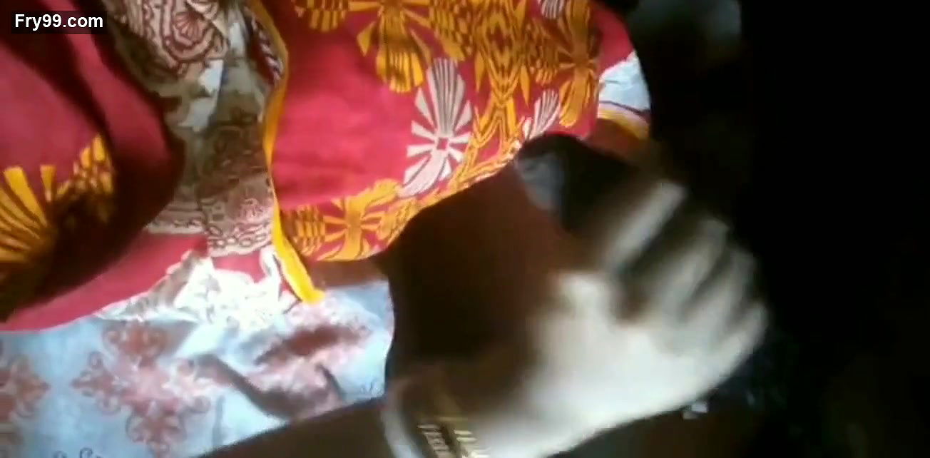 Tamil mullu village aunty sex video.