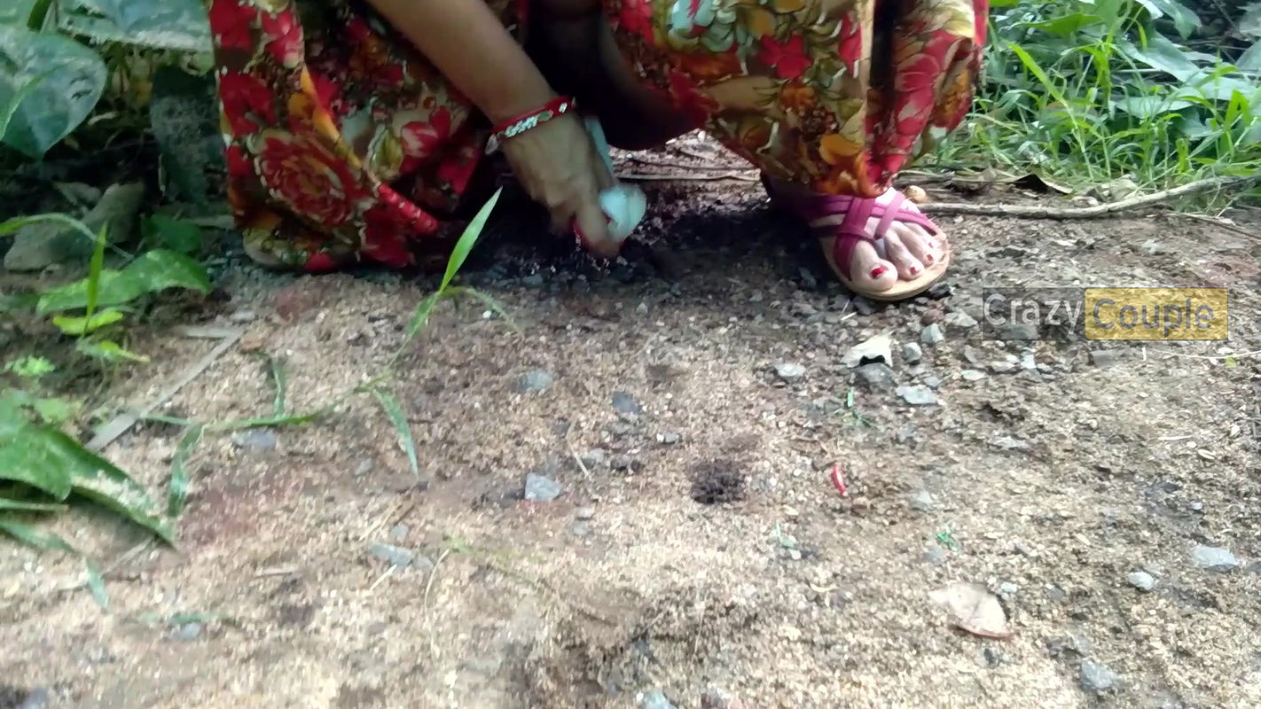 Village aunty outdoor car dildo fucking and pissing squirting.