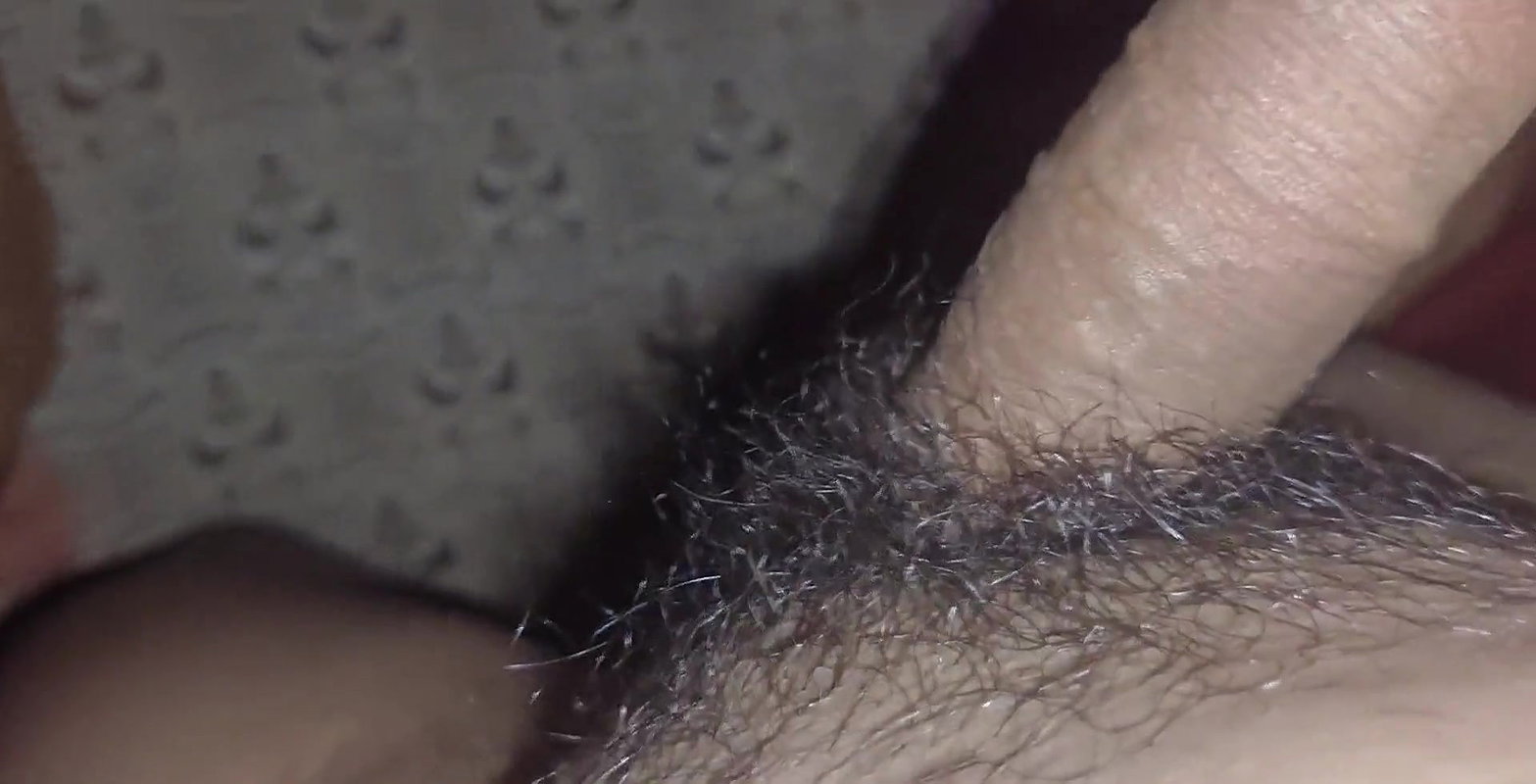 Village Girl ki Chut Chat kar majhe di Bohat gili chut mota lund dala.