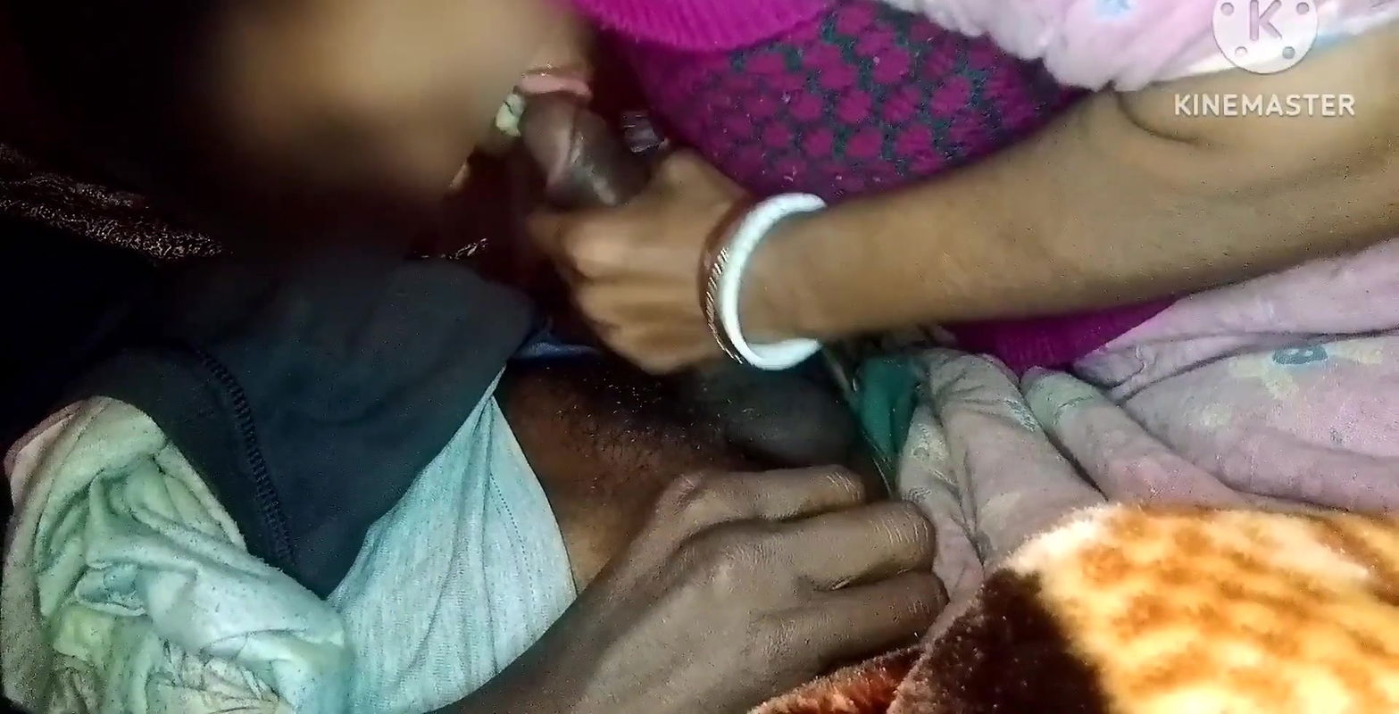 Village ki desi aunty ko jamkar chudai Kiya bahut masti hua aunty ki deep chut.