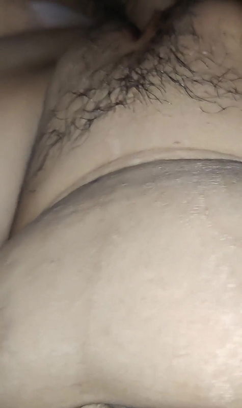 Apnay Desi biwi ko kitchen may choda hu pura raat jamakay.