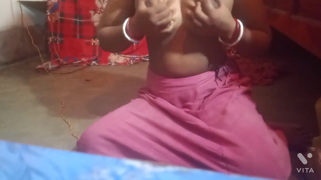 Aunty getting fingerings. M