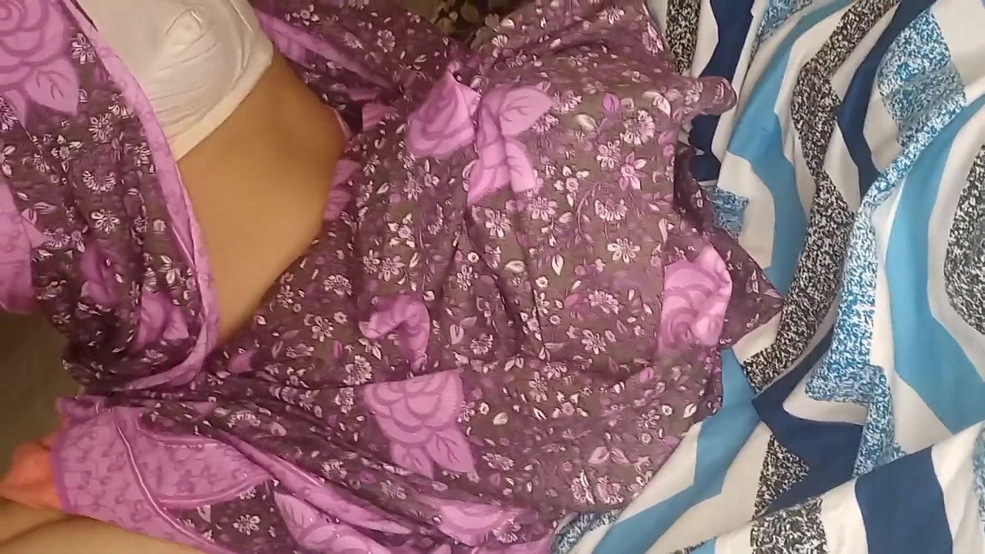 Aunty sapne mein beta ka sath chutai deka phir uska lund chusa.