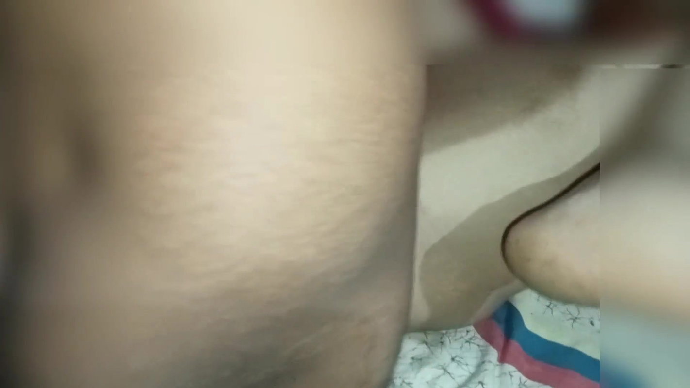 Baby ki mast chut faa di zor daar jhatko k saath.