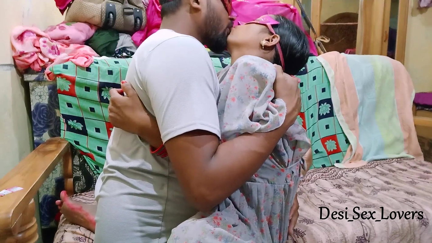 Best Ever Young Indian Couple Real married Wife Fucking Hardcore In Desi Style – Full Hindi.