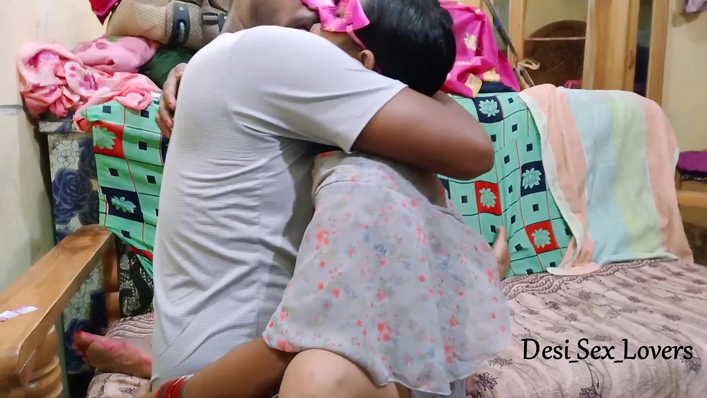 Best Ever Young Indian Couple Real married Wife Fucking Hardcore In Desi Style – Full Hindi.