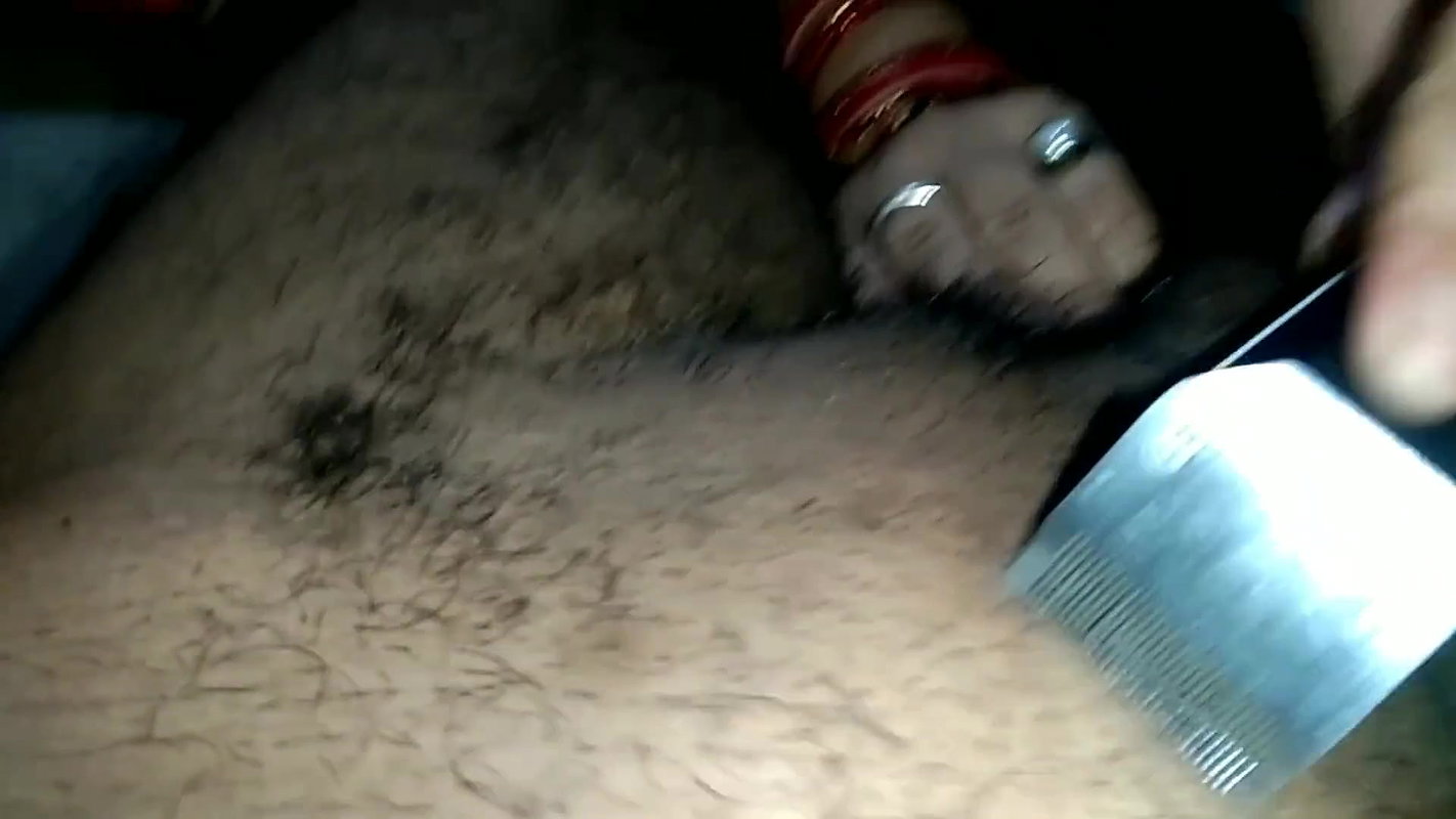 bhabhi clean my hair with machine.