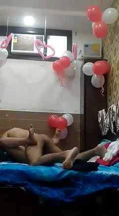 Bhabhi ke birthday pe Chod Chod ke chikhe nikalwayi.