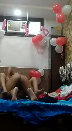 Bhabhi ke birthday pe Chod Chod ke chikhe nikalwayi.