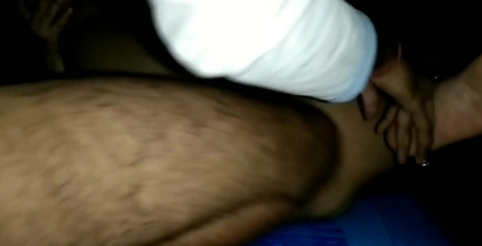 Bhabhi ki taang utha kr gand maari.