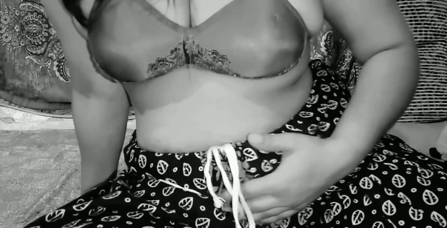 Bhabhi show in full body.