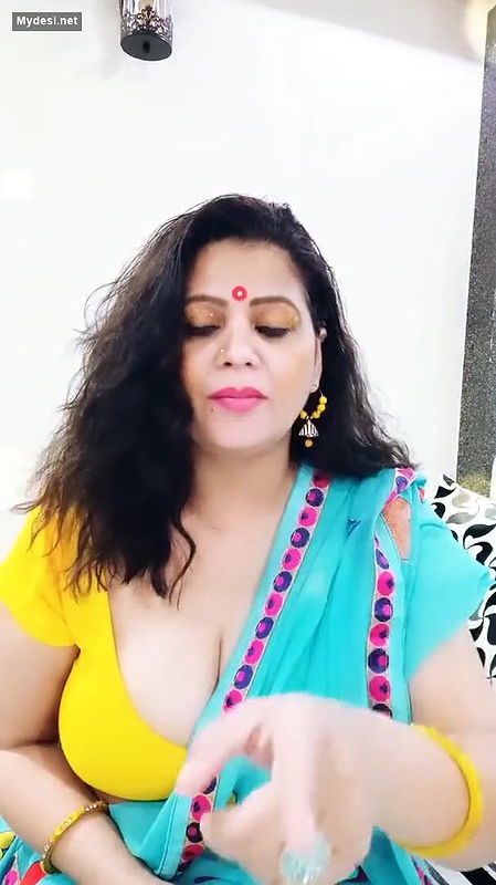 Desi big boobs aunty