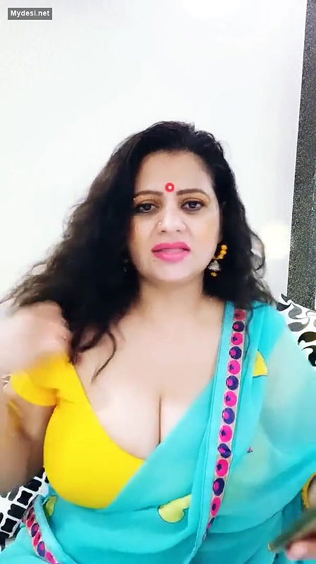 Desi big boobs aunty