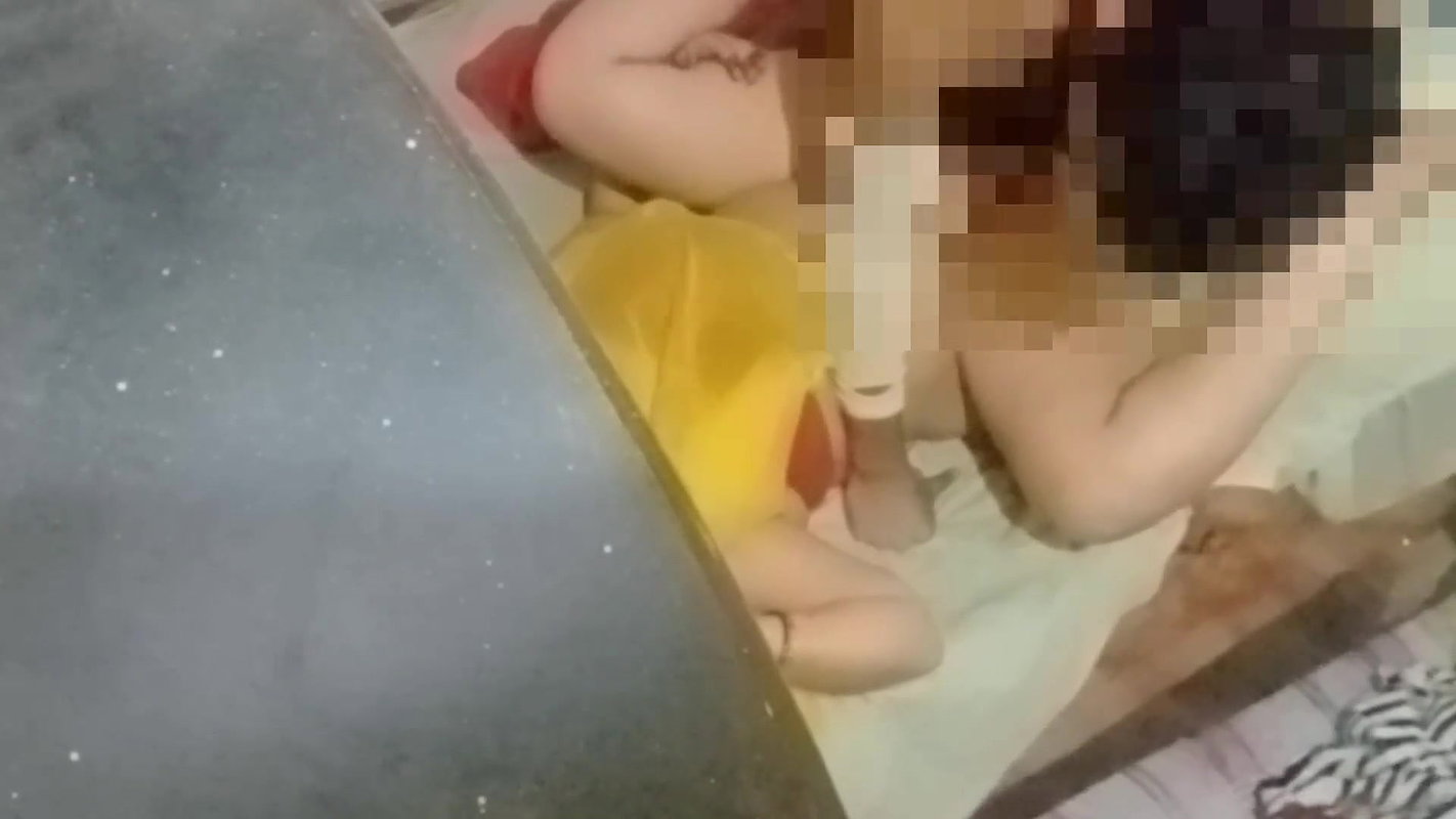 CHACHI ki CHIKNI CHUT ko Dba kr CHODA.