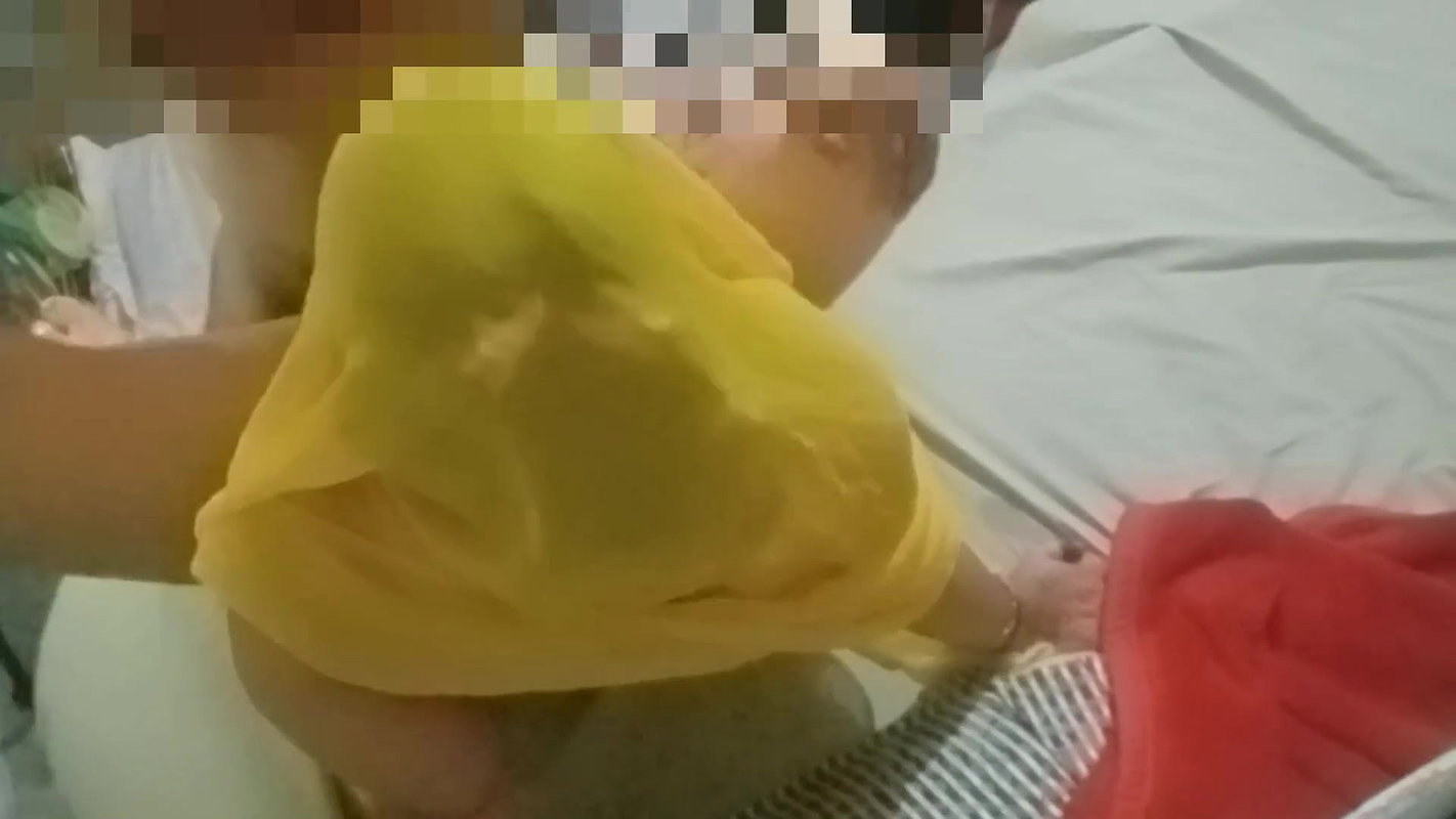 CHACHI ki UPER TAAnG UTHA kr CHACHI ko CHODA.