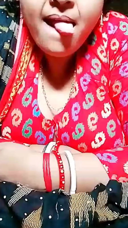 Desi aunty pussy fingaring. .