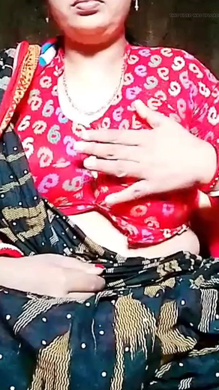 Desi aunty pussy fingaring. .